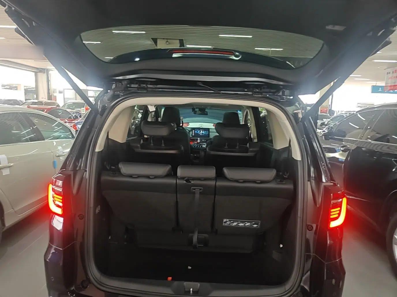Honda Odyssey 2022 2.0L eHEV Sharp Enjoyment Edition — миниатюра 22