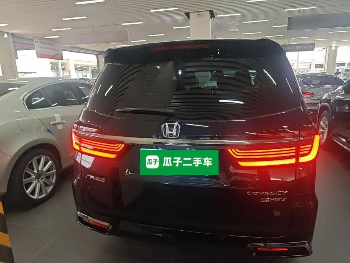 Honda Odyssey 2022 2.0L eHEV Sharp Enjoyment Edition — миниатюра 5