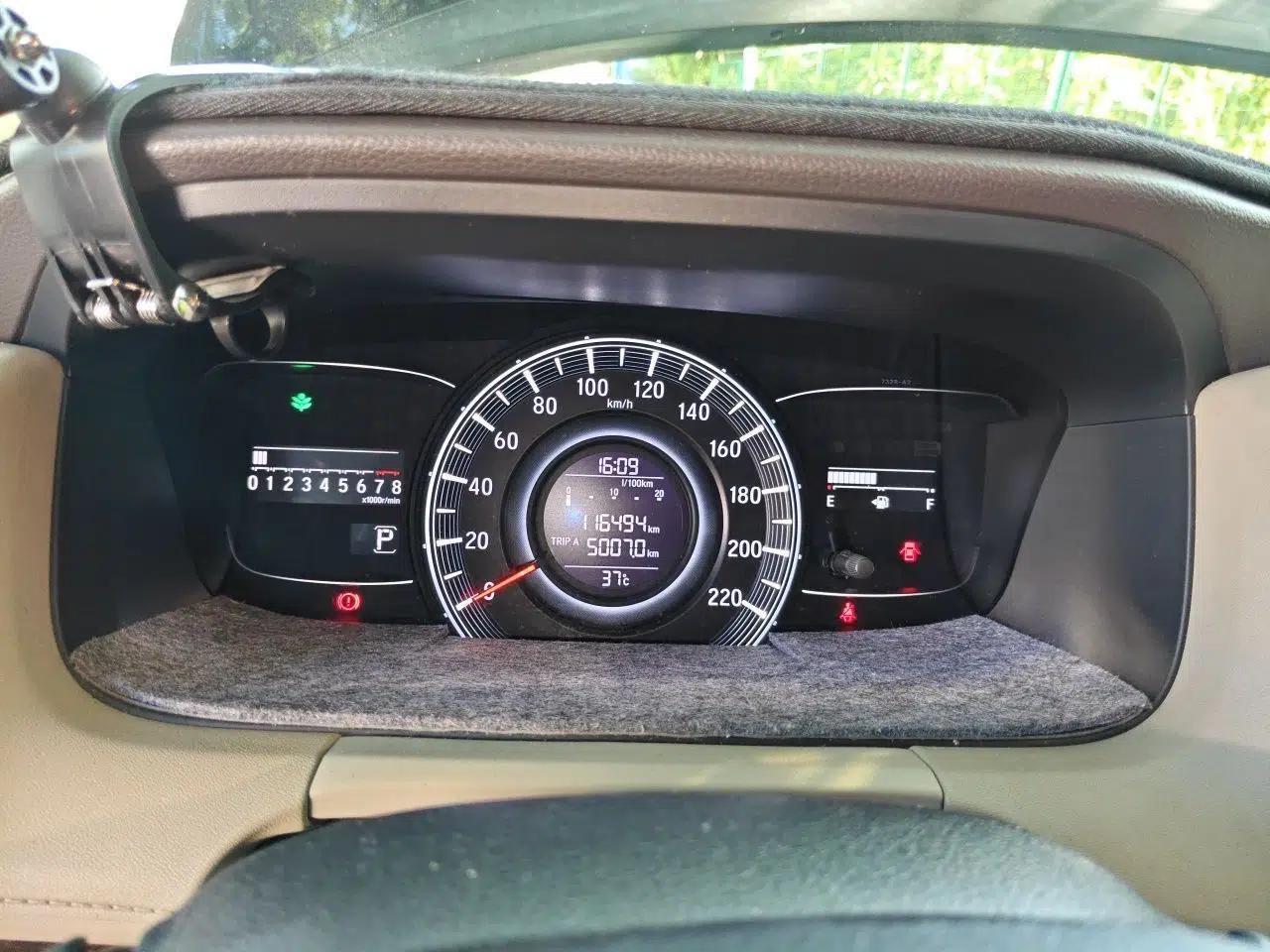 Honda Odyssey 2017 2.4L Comfort Edition — миниатюра 8