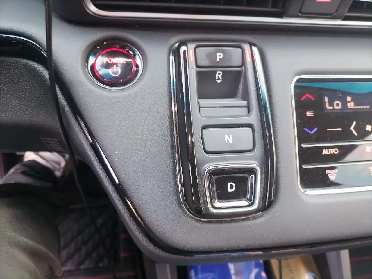 Honda Odyssey 2024 2.0L eHEV Sharp·Leading Edition — миниатюра 14