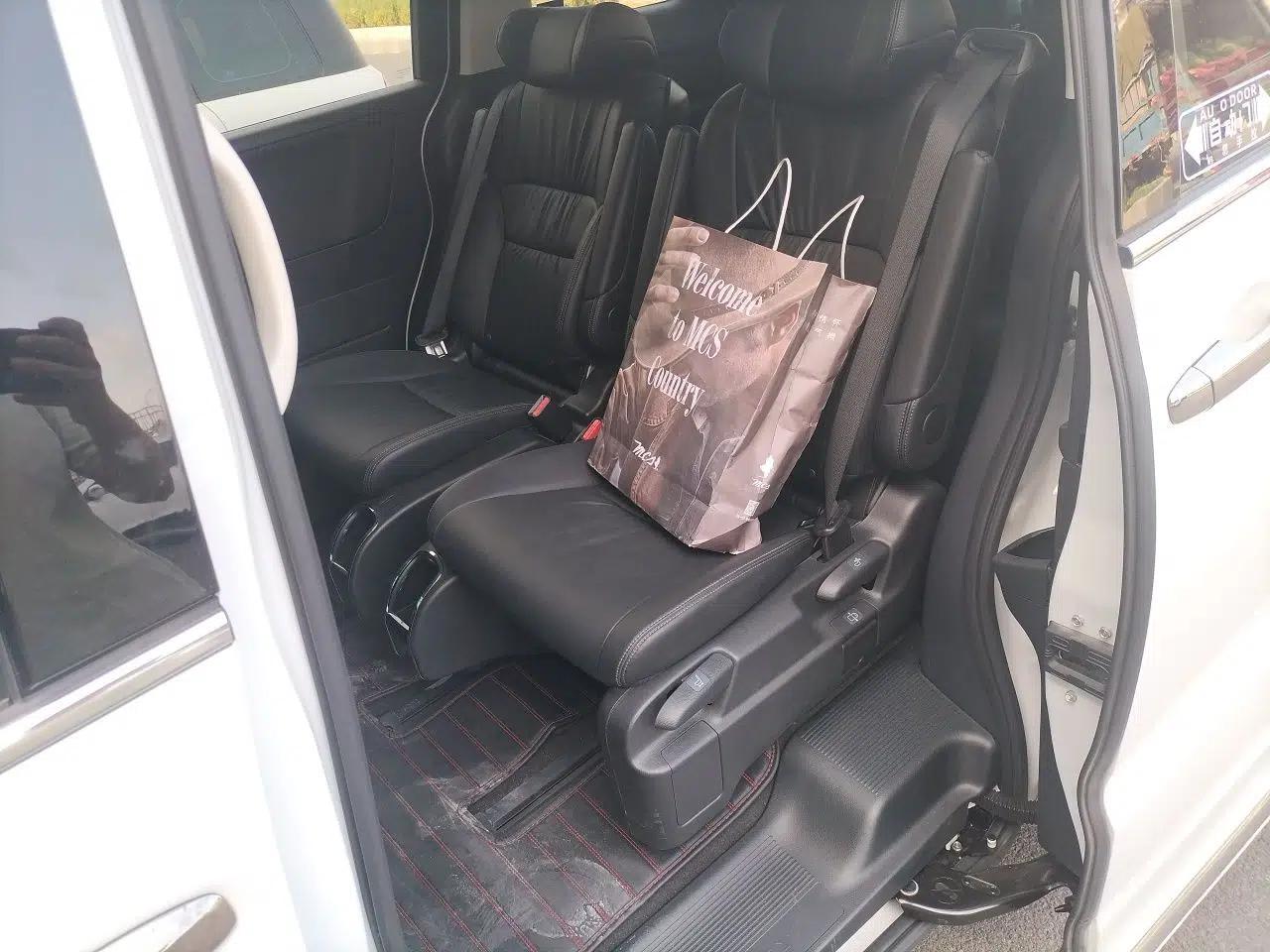 Honda Odyssey 2024 2.0L eHEV Sharp·Leading Edition — миниатюра 17