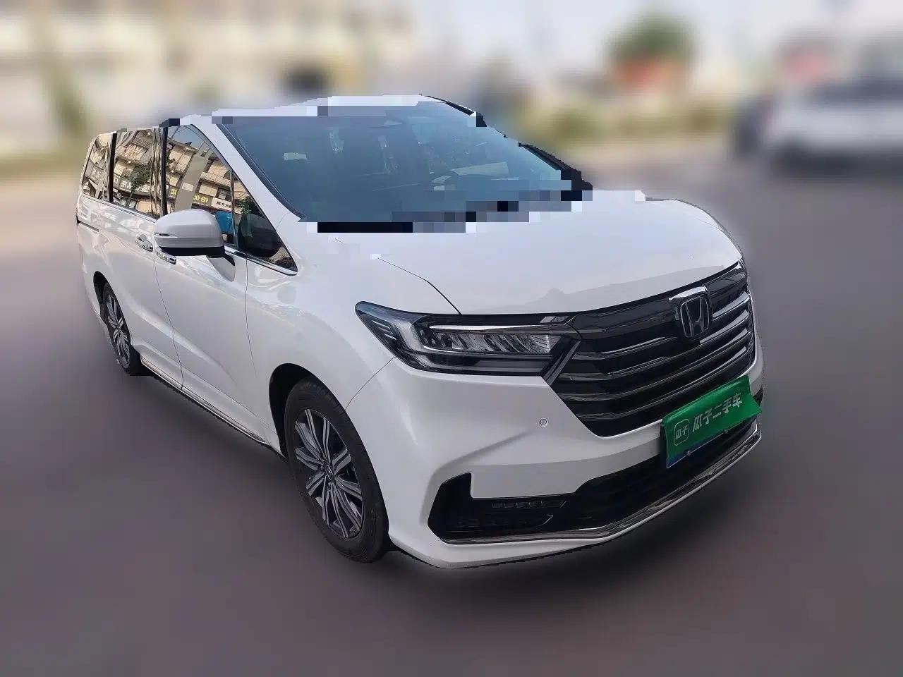 Honda Odyssey 2024 2.0L eHEV Sharp·Leading Edition — миниатюра 3