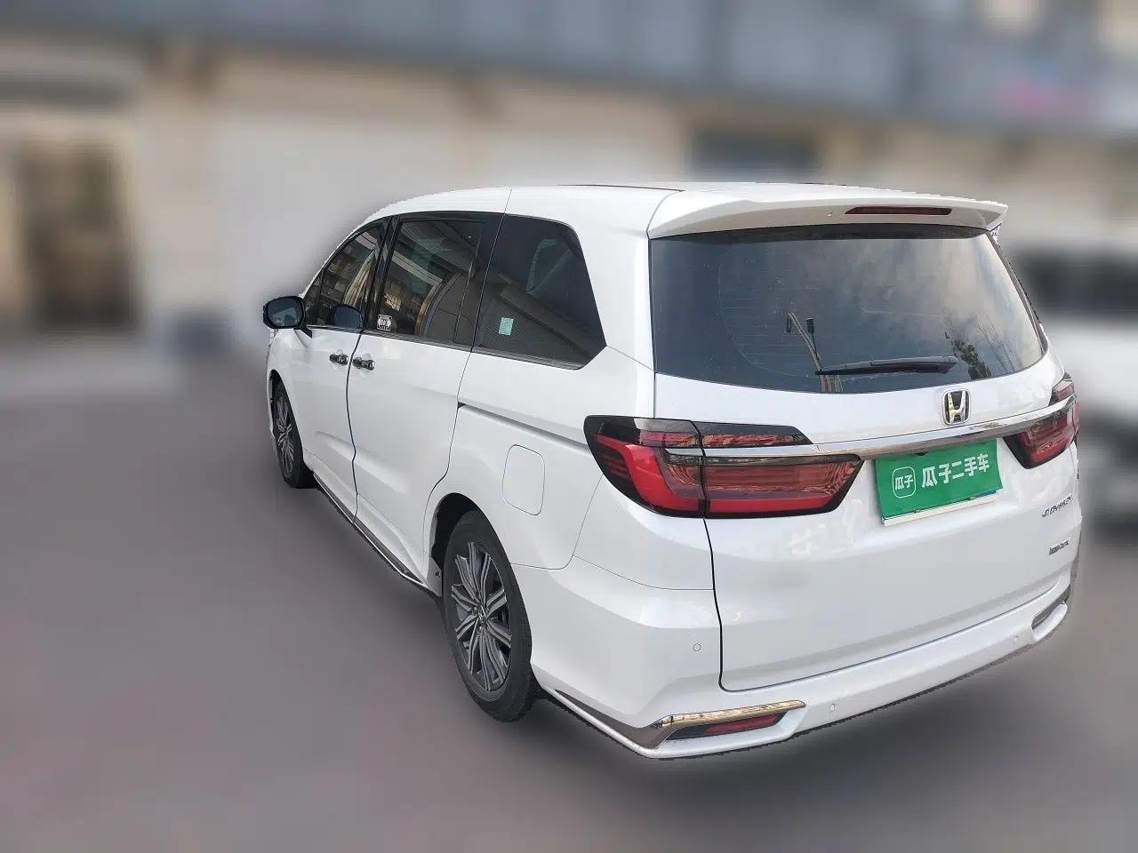 Honda Odyssey 2024 2.0L eHEV Sharp·Leading Edition — миниатюра 4