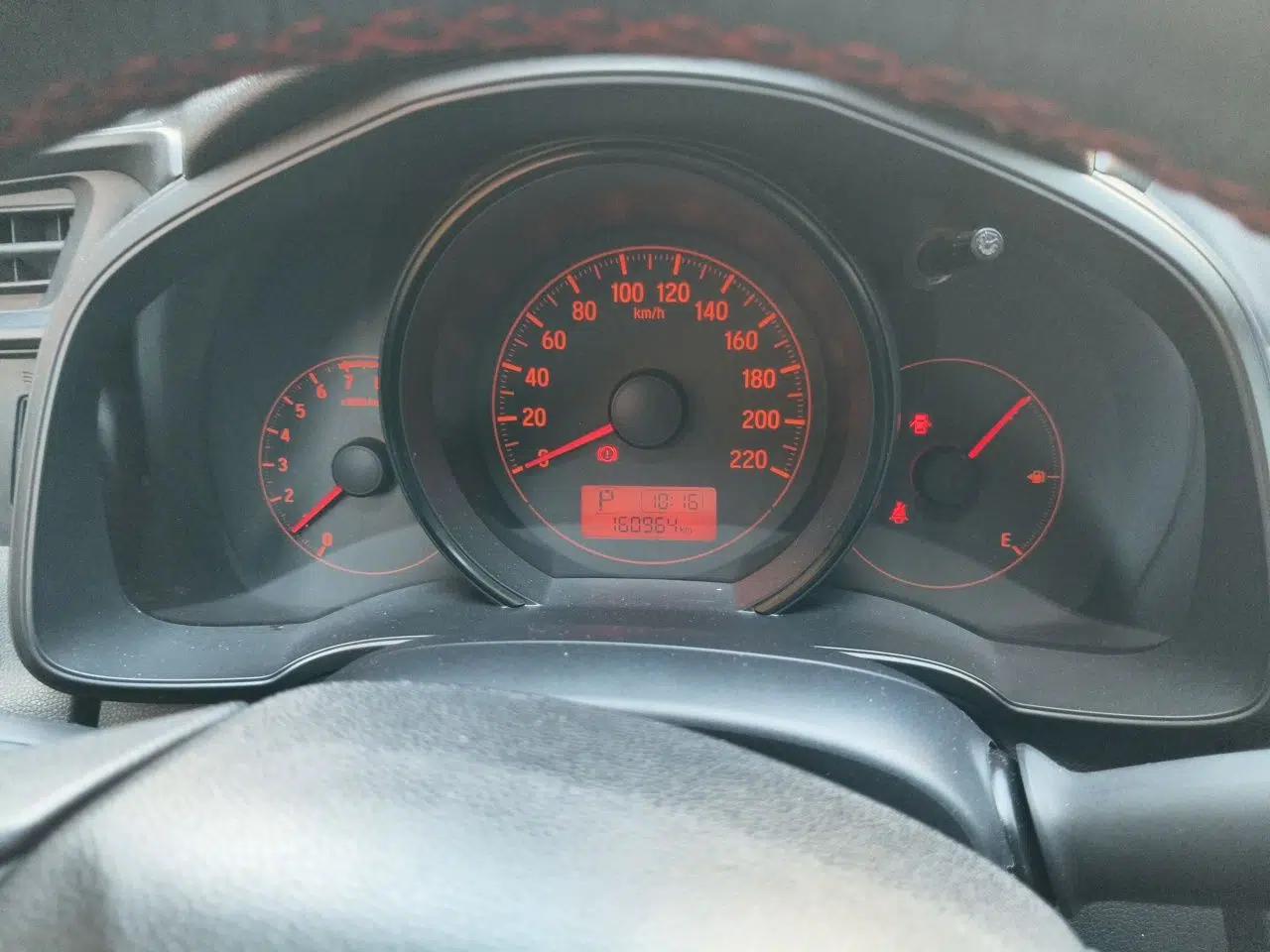 Honda Fit 2014 1.5L LX CVT Comfort Model — миниатюра 12