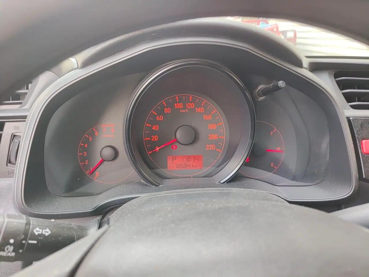 Honda Fit 2014 1.5L LX CVT Comfort Model — миниатюра 11