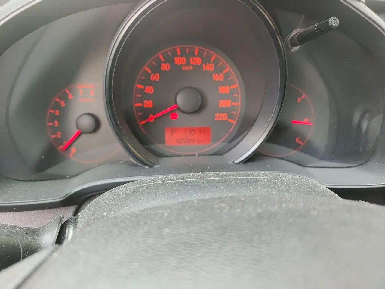Honda Fit 2014 1.5L LX CVT Comfort Model — миниатюра 12