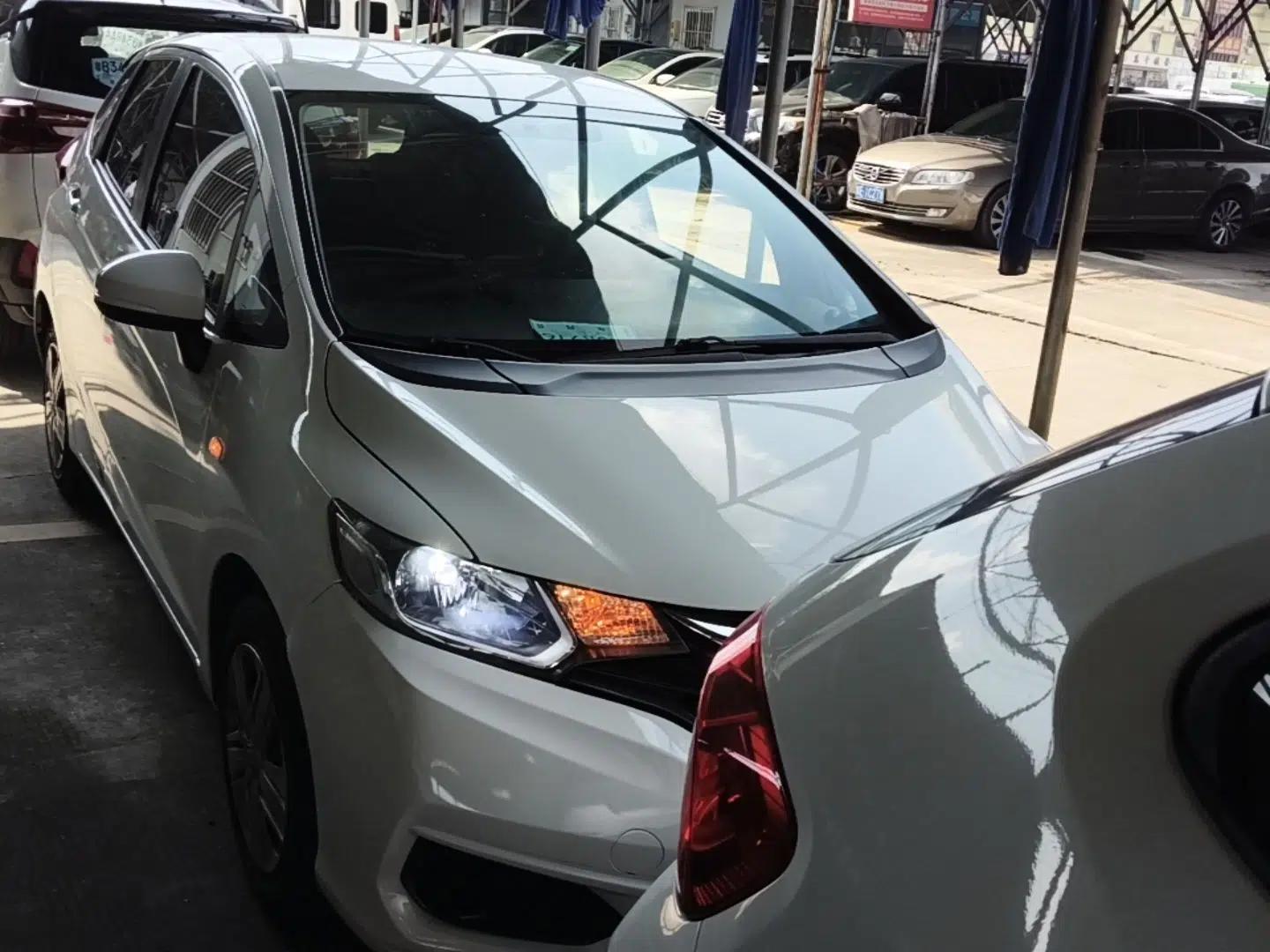 Honda Fit 2020 1.5L CVT Comfort Version — миниатюра 2