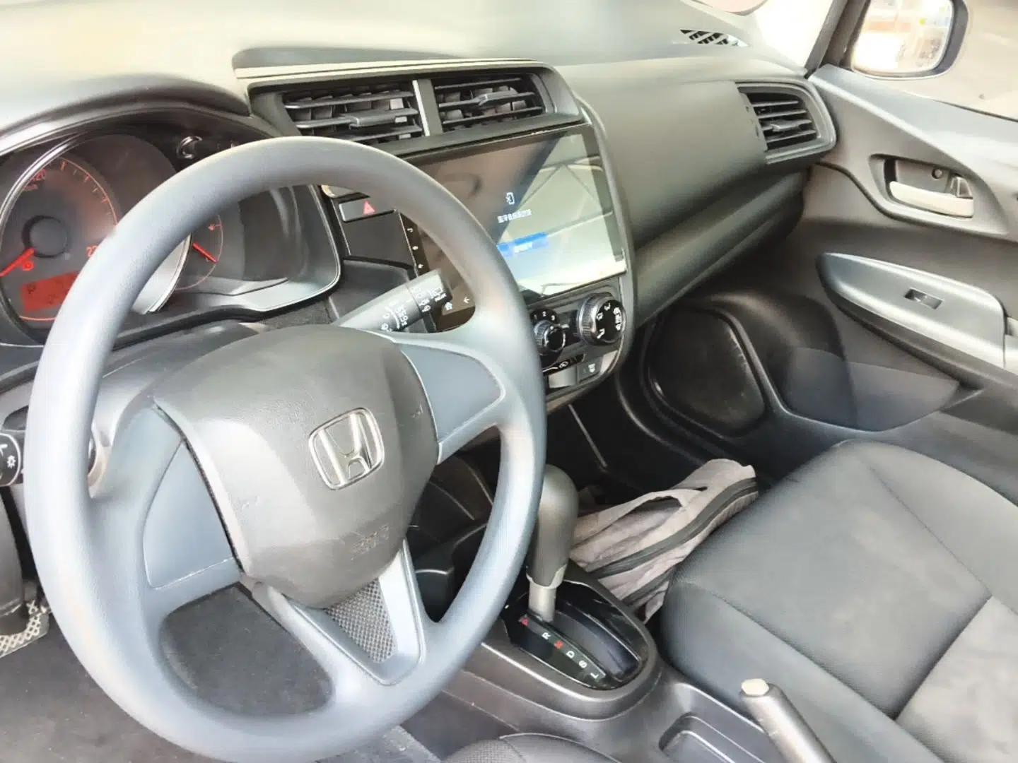 Honda Fit 2020 1.5L CVT Comfort Version — миниатюра 17