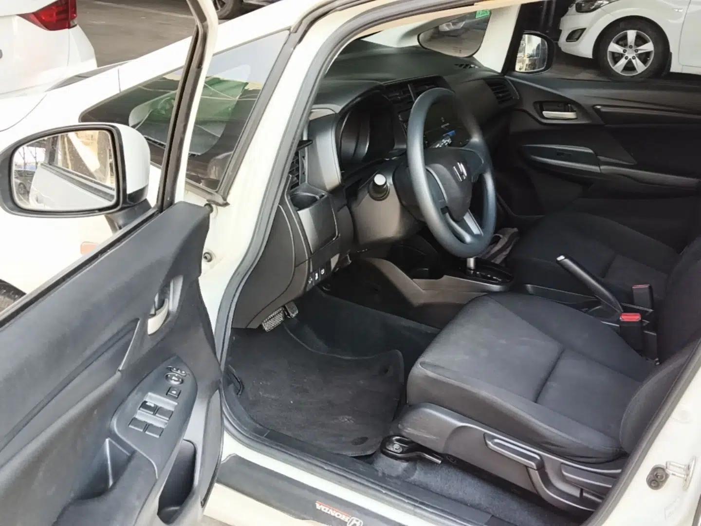 Honda Fit 2020 1.5L CVT Comfort Version — миниатюра 23