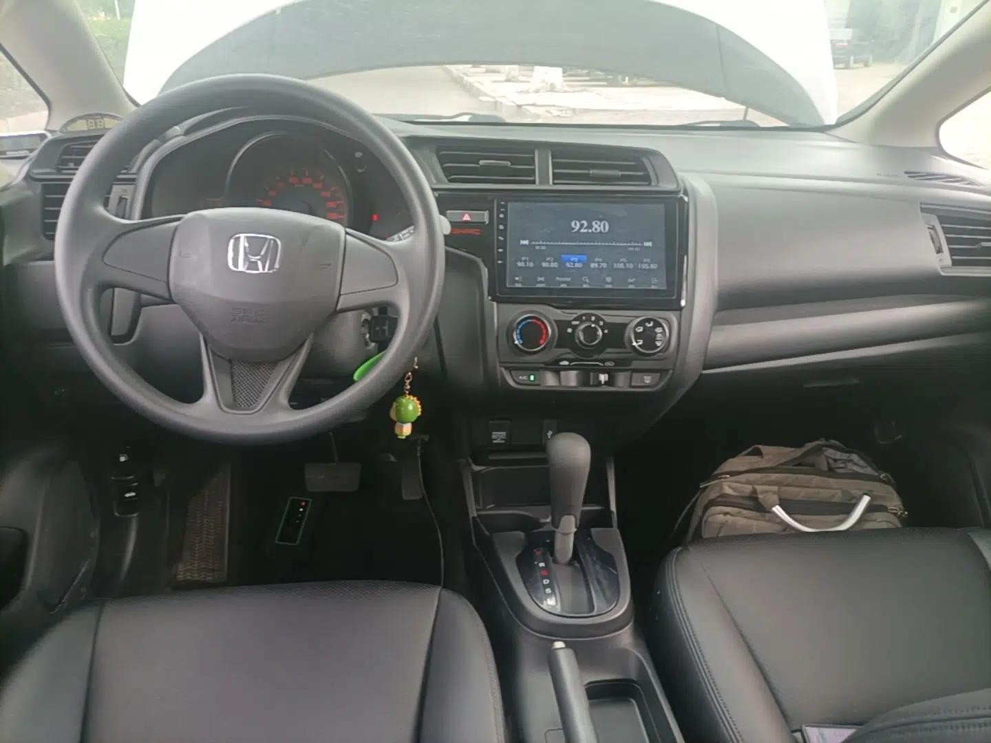 Honda Fit 2018 1.5L CVT Comfort Version — миниатюра 12