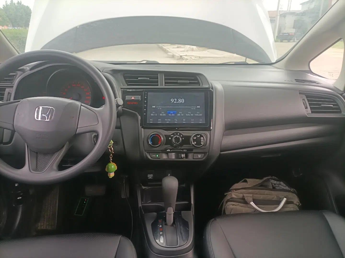 Honda Fit 2018 1.5L CVT Comfort Version — миниатюра 15