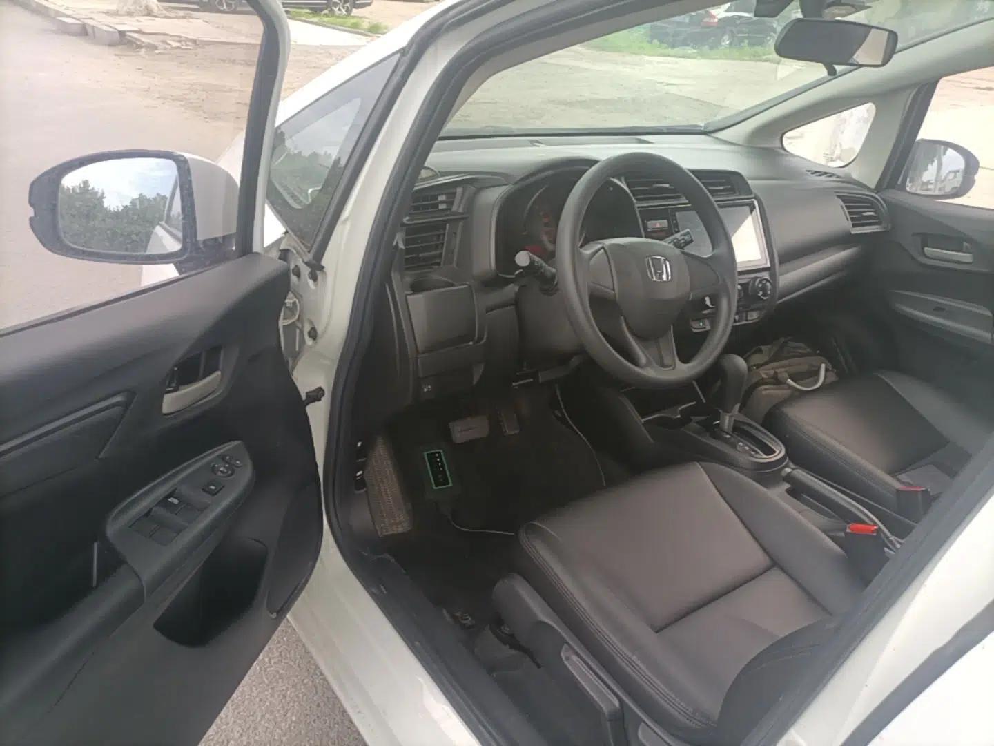 Honda Fit 2018 1.5L CVT Comfort Version — миниатюра 18