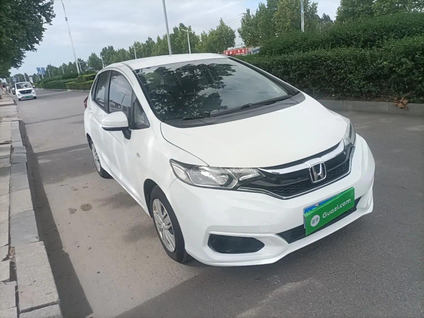 Honda Fit 2018 1.5L CVT Comfort Version — миниатюра 3