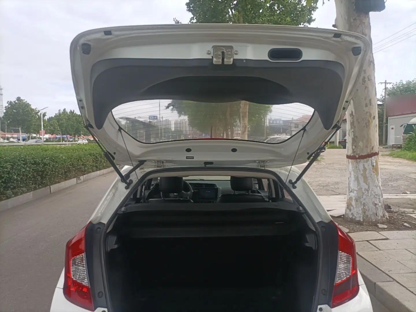Honda Fit 2018 1.5L CVT Comfort Version — миниатюра 22