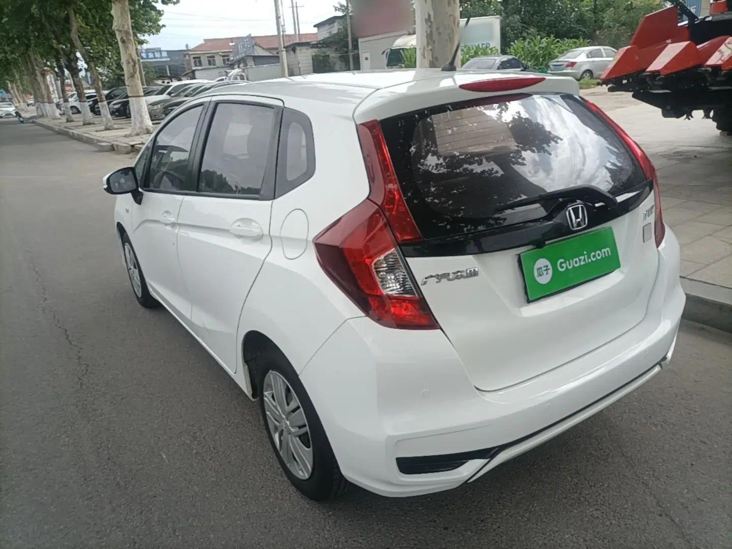 Honda Fit 2018 1.5L CVT Comfort Version — миниатюра 4