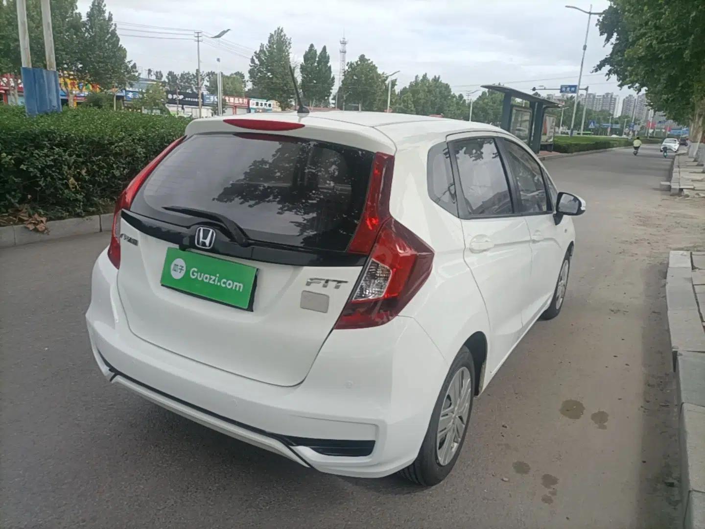 Honda Fit 2018 1.5L CVT Comfort Version — миниатюра 6