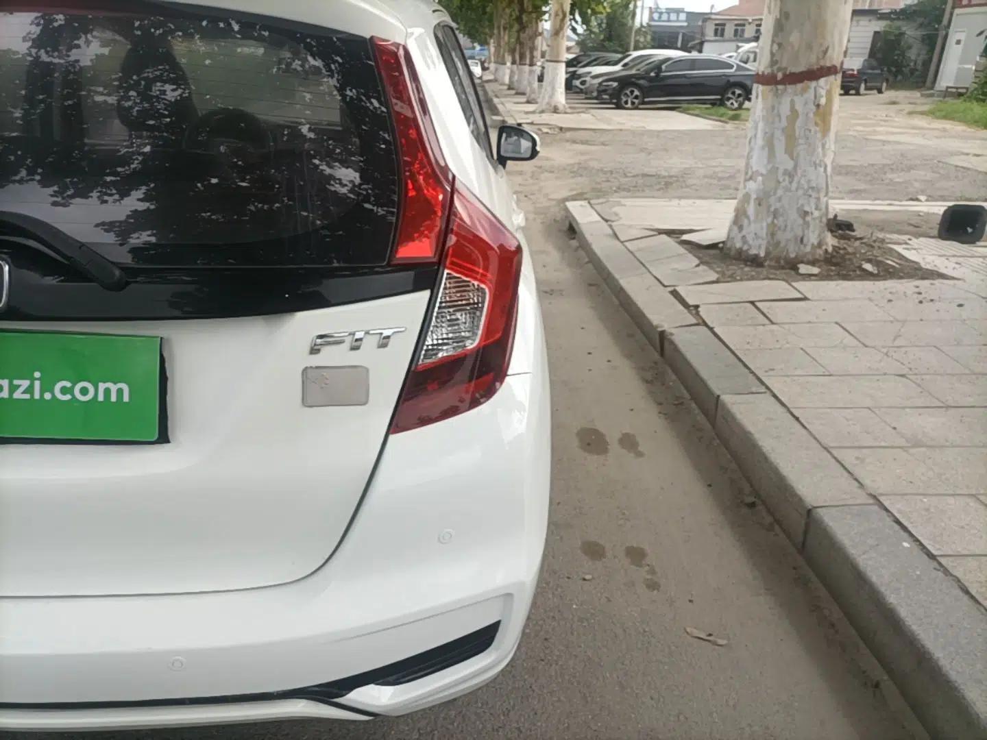 Honda Fit 2018 1.5L CVT Comfort Version — миниатюра 9