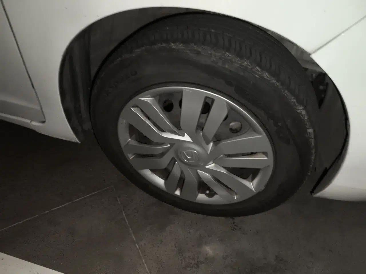 Honda Fit 2016 1.5L LX Manual Comfort Model — миниатюра 8