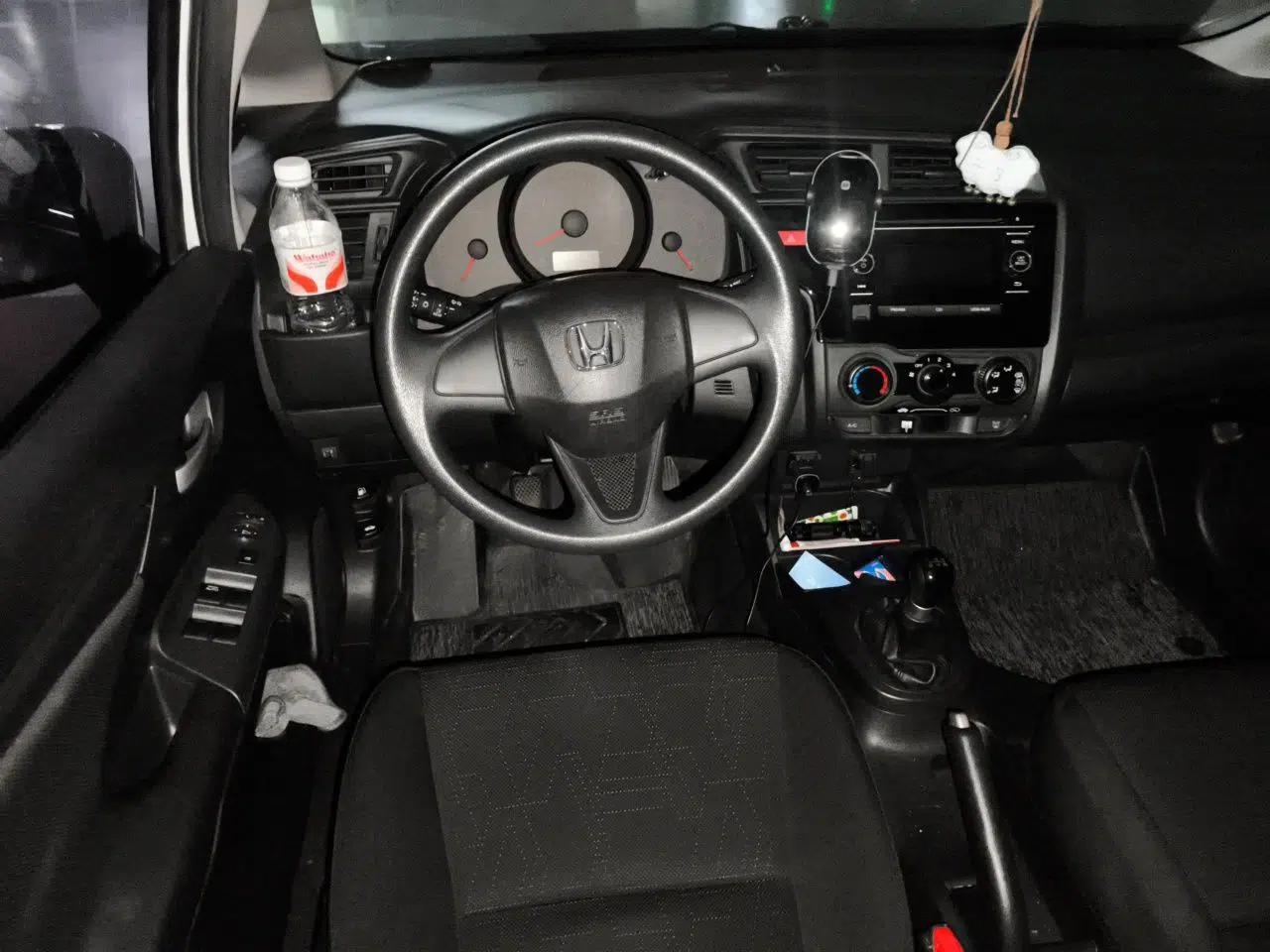 Honda Fit 2016 1.5L LX Manual Comfort Model — миниатюра 9