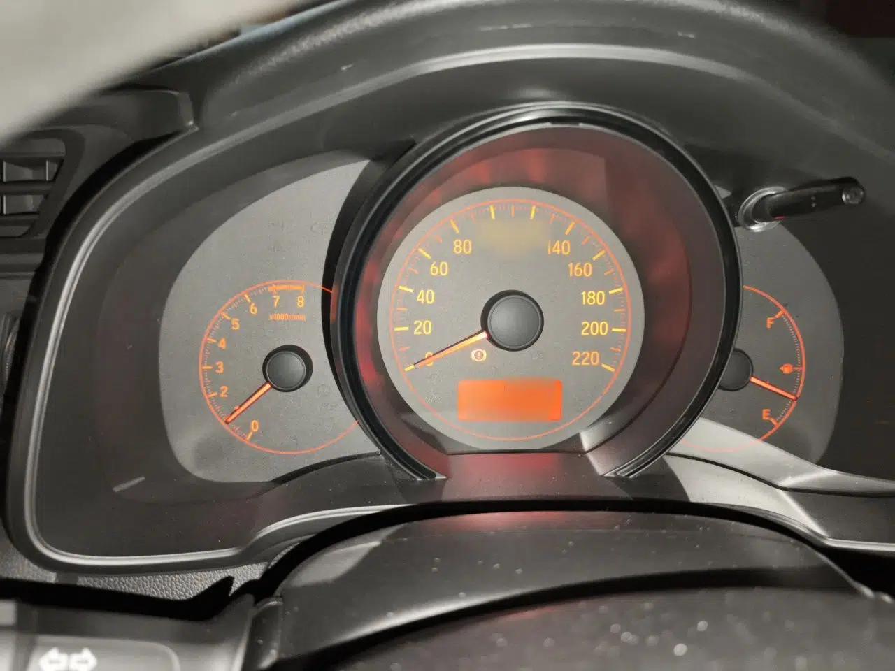 Honda Fit 2016 1.5L LX Manual Comfort Model — миниатюра 10
