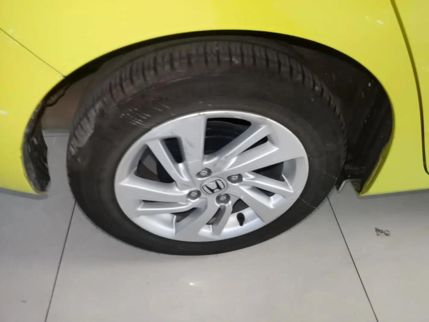 Honda Fit 2014 1.5L EXLI CVT Leading Model — миниатюра 11