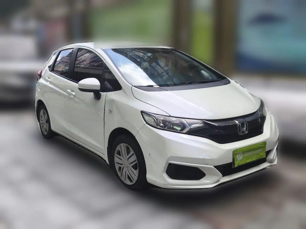 Honda Fit 2018 1.5L CVT Comfort Version — миниатюра 3