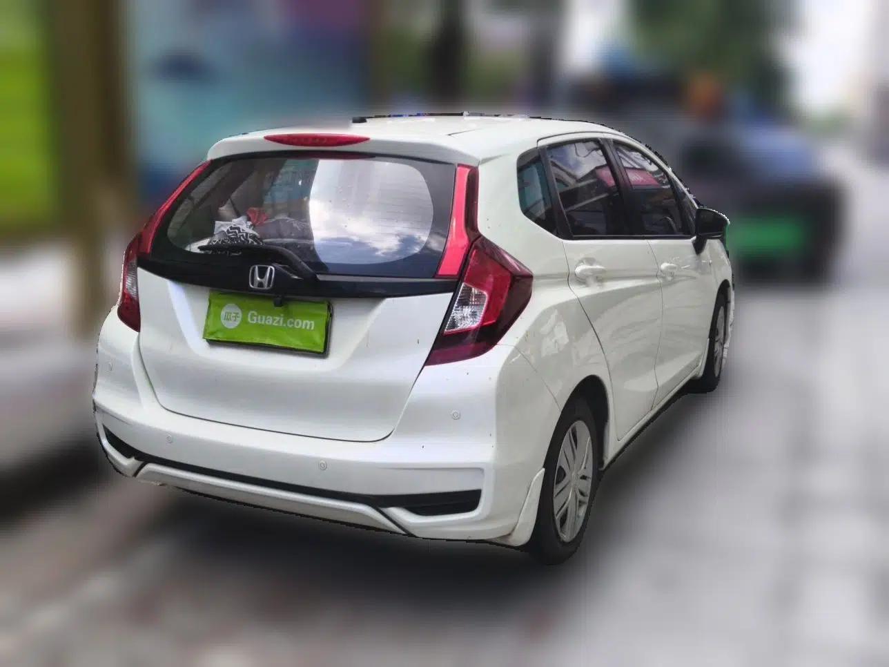 Honda Fit 2018 1.5L CVT Comfort Version — миниатюра 6