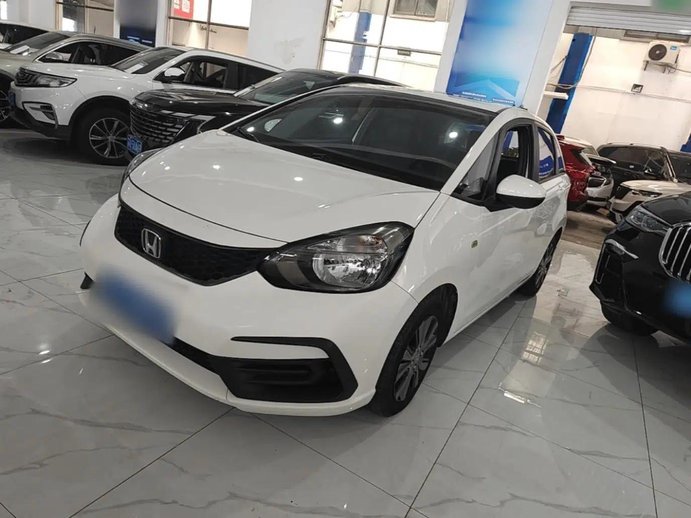 Honda Fit 2022 1.5L CVT Trendy Sunroof Edition — миниатюра 1