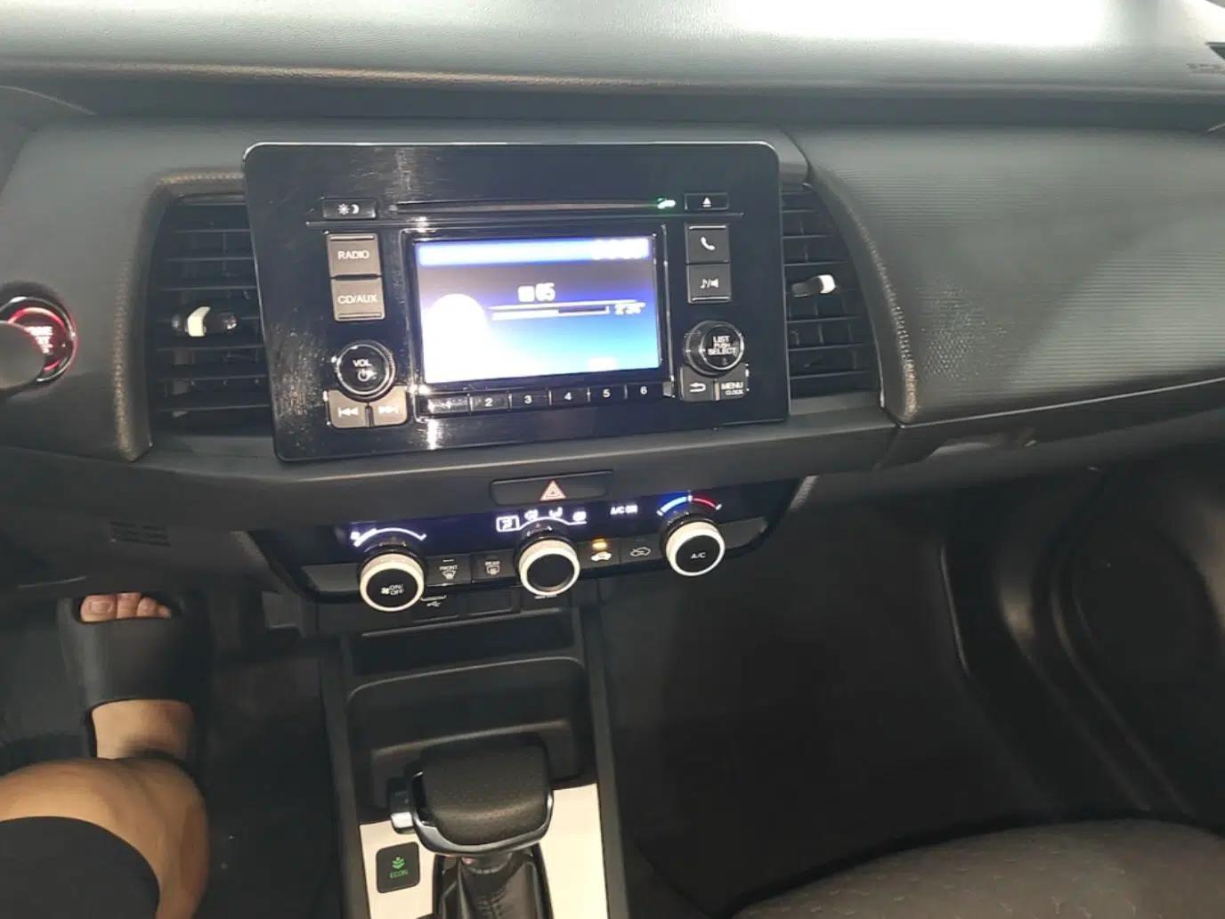 Honda Fit 2022 1.5L CVT Trendy Sunroof Edition — миниатюра 15
