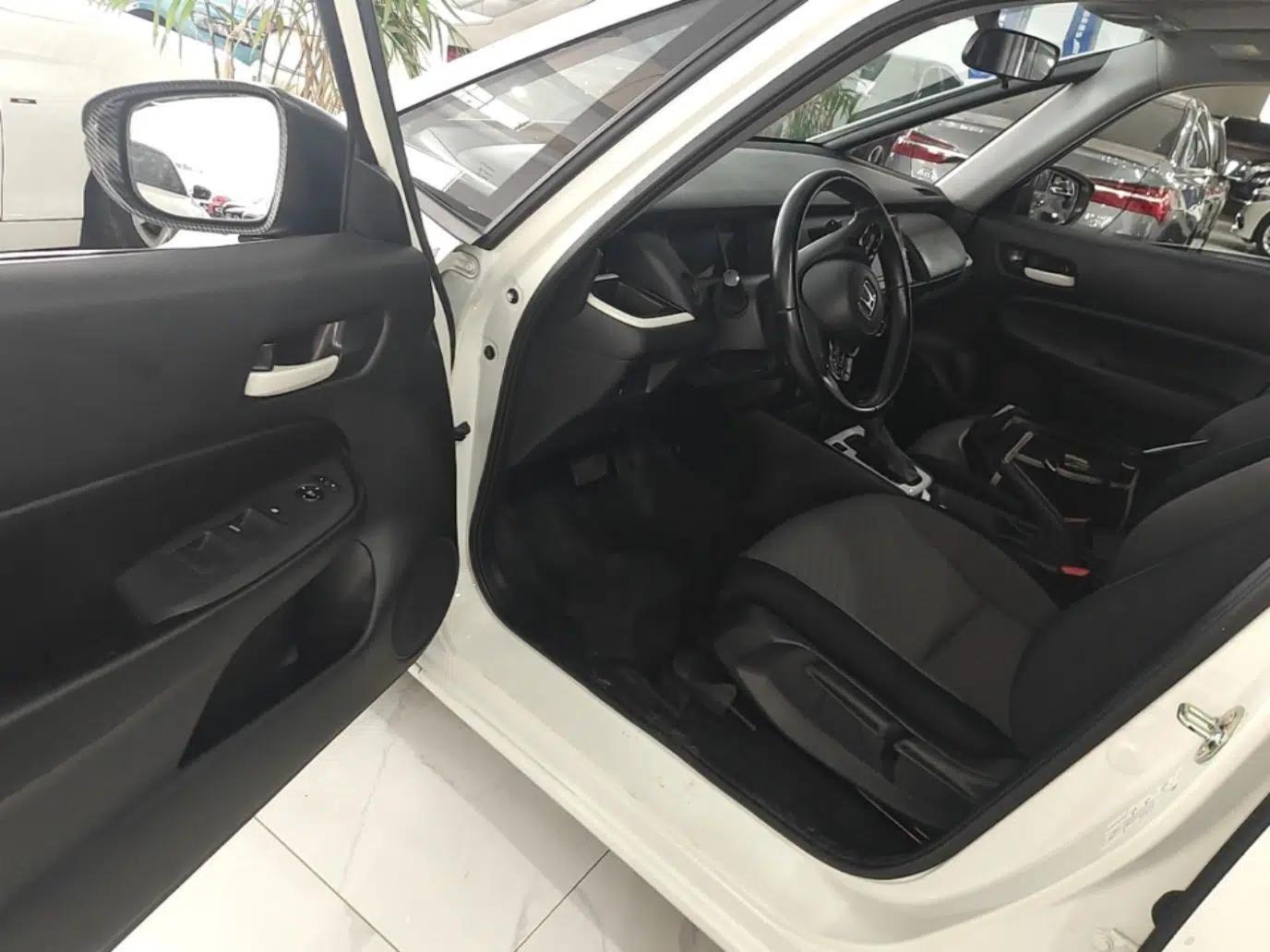 Honda Fit 2022 1.5L CVT Trendy Sunroof Edition — миниатюра 18