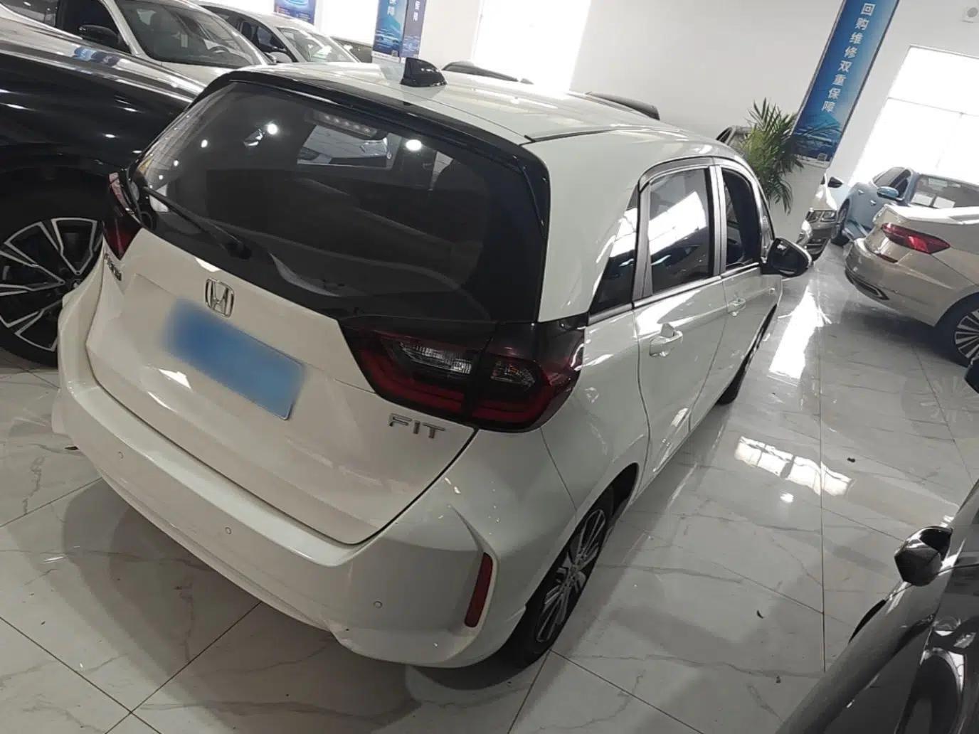 Honda Fit 2022 1.5L CVT Trendy Sunroof Edition — миниатюра 6