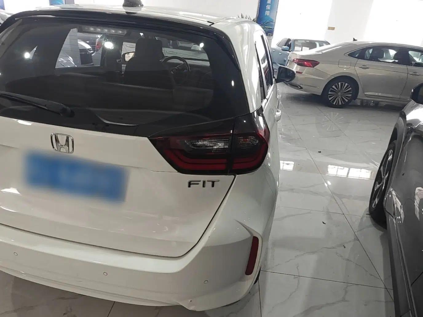 Honda Fit 2022 1.5L CVT Trendy Sunroof Edition — миниатюра 9