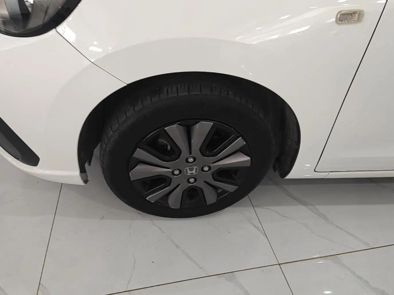 Honda Fit 2022 1.5L CVT Trendy Sunroof Edition — миниатюра 10