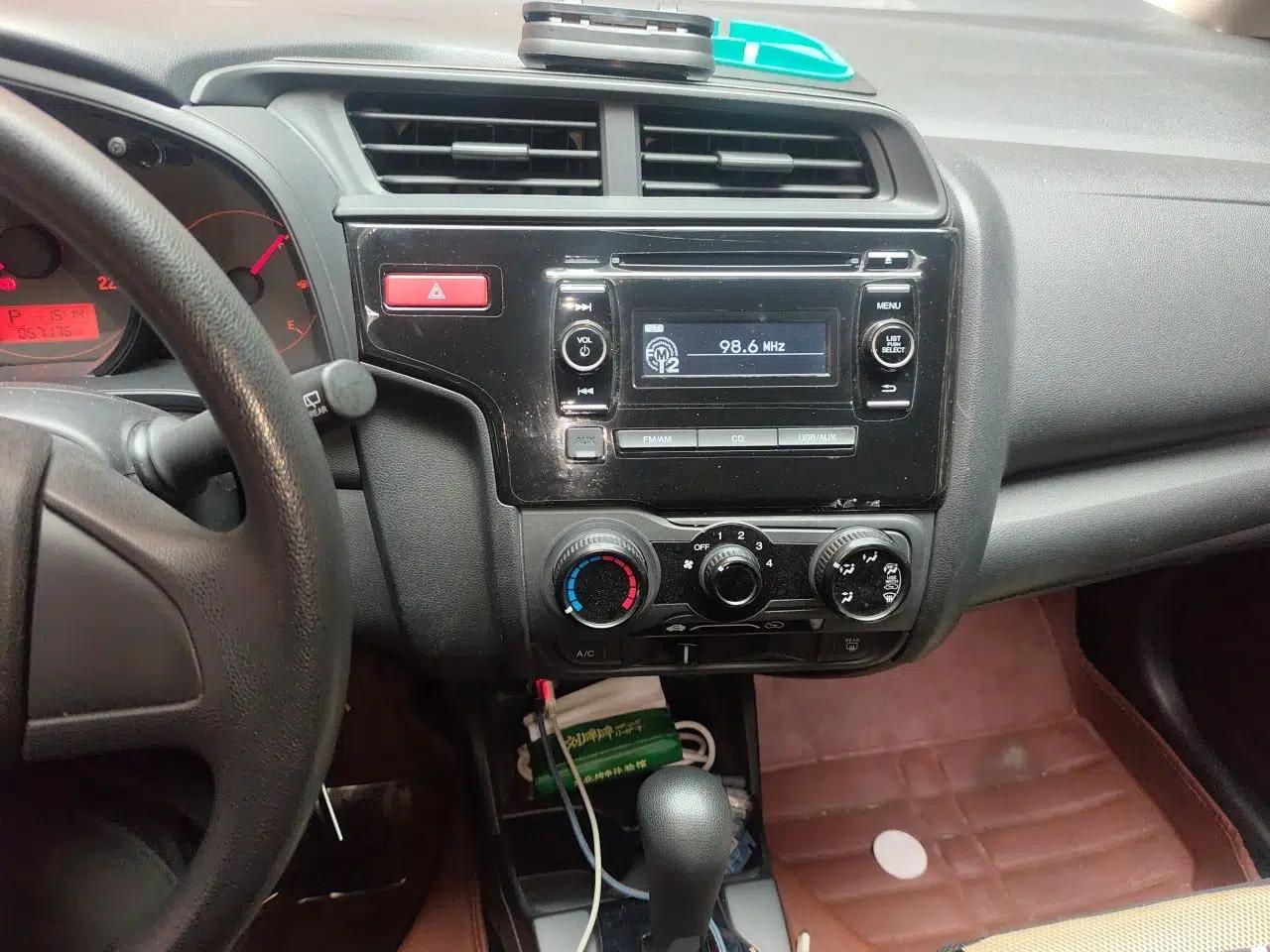 Honda Fit 2016 1.5L LX CVT Comfort Model — миниатюра 13