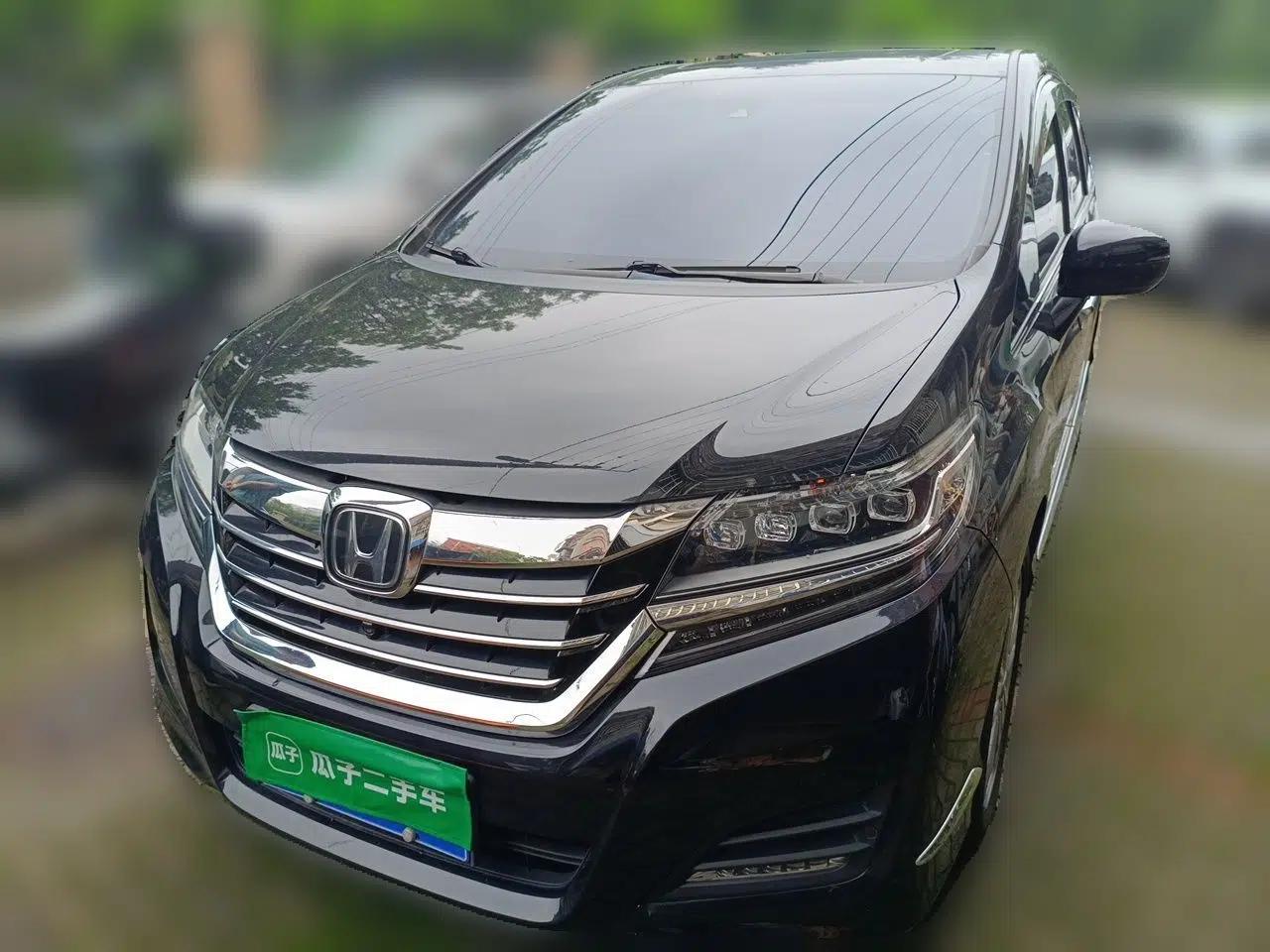 Honda Elysion 2016 2.4L Supreme Edition — миниатюра 1