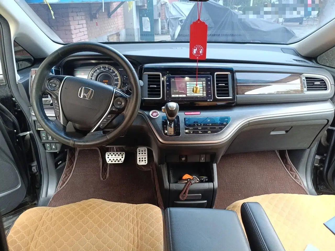 Honda Elysion 2016 2.4L Supreme Edition — миниатюра 9