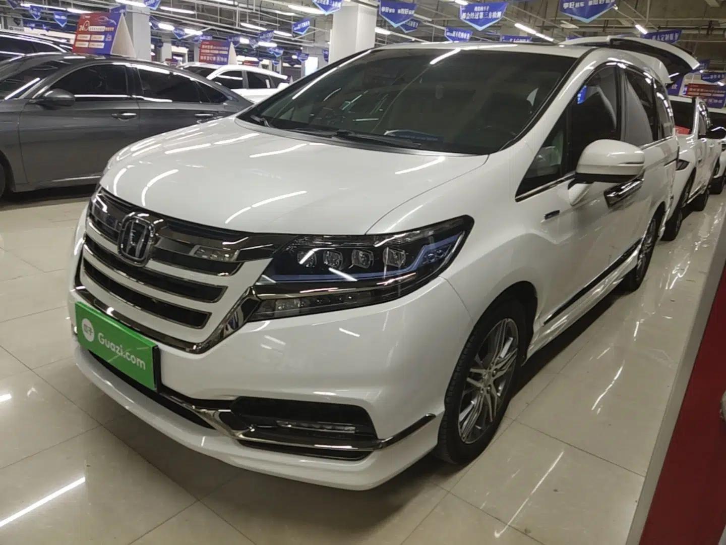 Honda Elysion 2019 2.0L Hybrid Comfort Edition — миниатюра 1