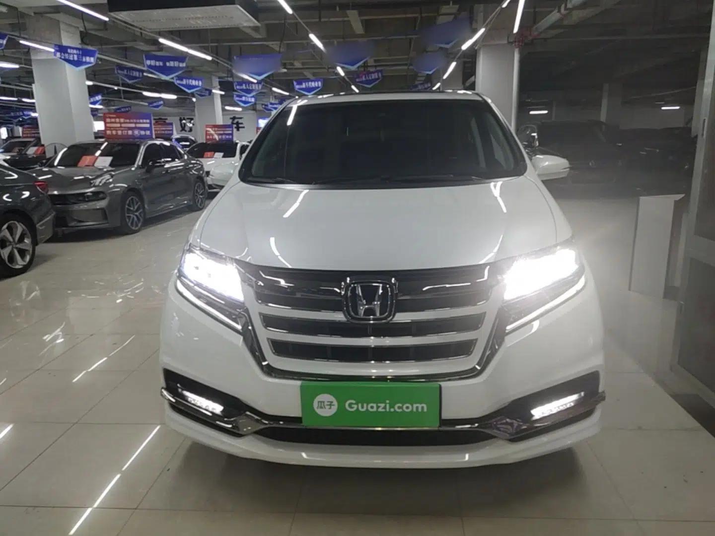 Honda Elysion 2019 2.0L Hybrid Comfort Edition — миниатюра 2