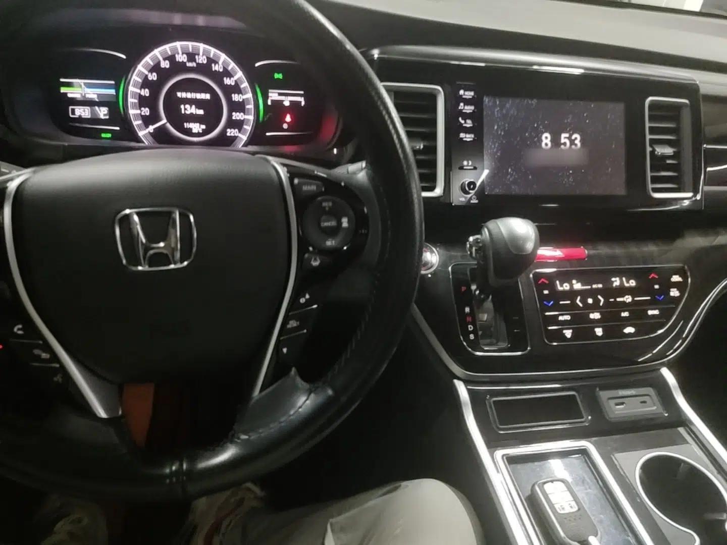 Honda Elysion 2019 2.0L Hybrid Comfort Edition — миниатюра 12