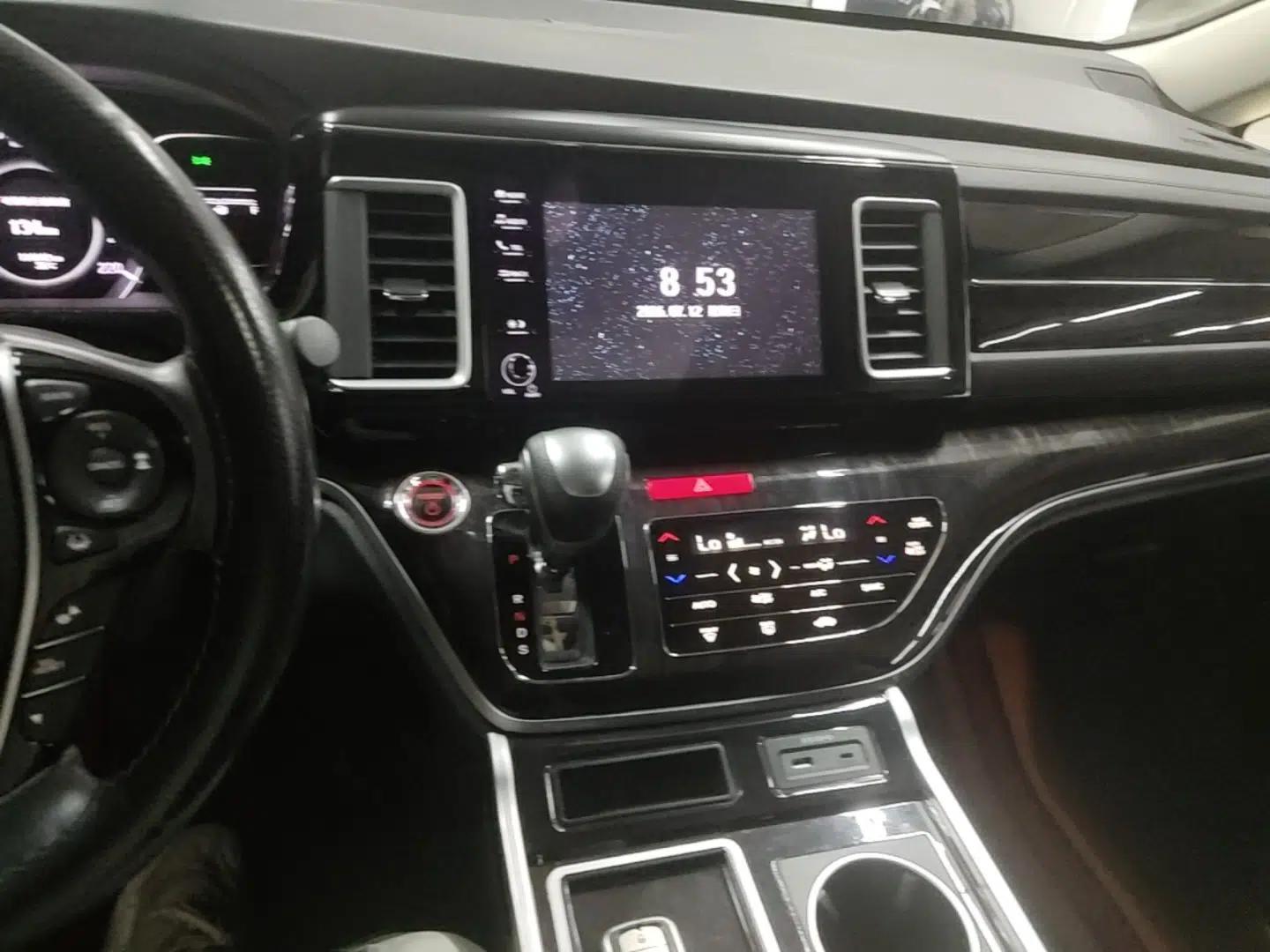 Honda Elysion 2019 2.0L Hybrid Comfort Edition — миниатюра 15