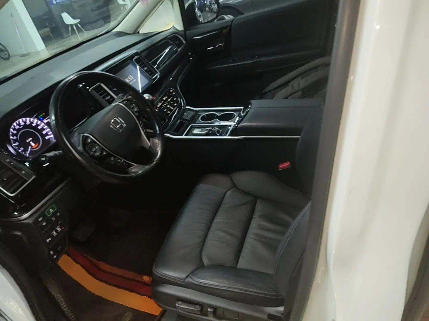 Honda Elysion 2019 2.0L Hybrid Comfort Edition — миниатюра 17