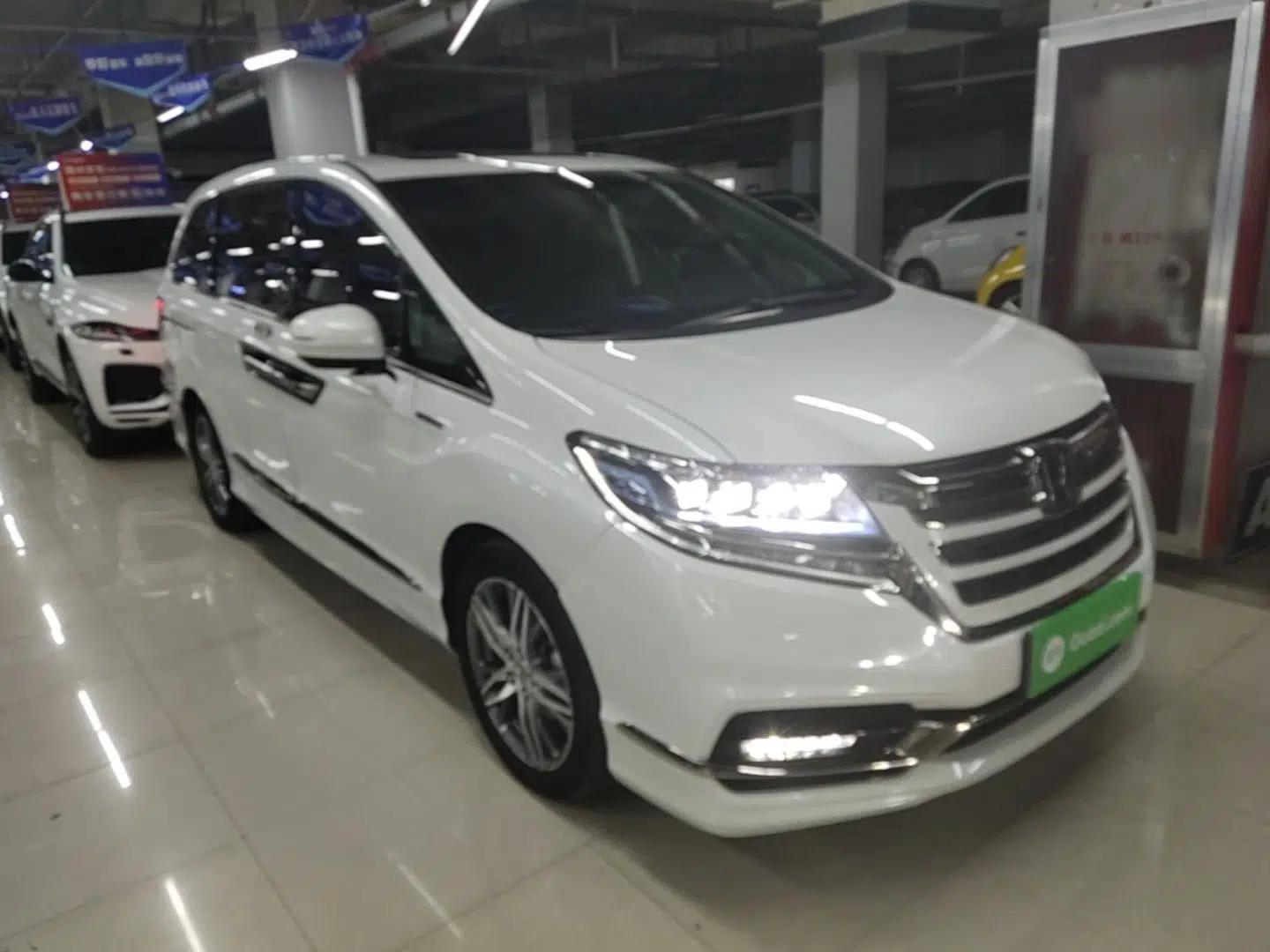 Honda Elysion 2019 2.0L Hybrid Comfort Edition — миниатюра 3