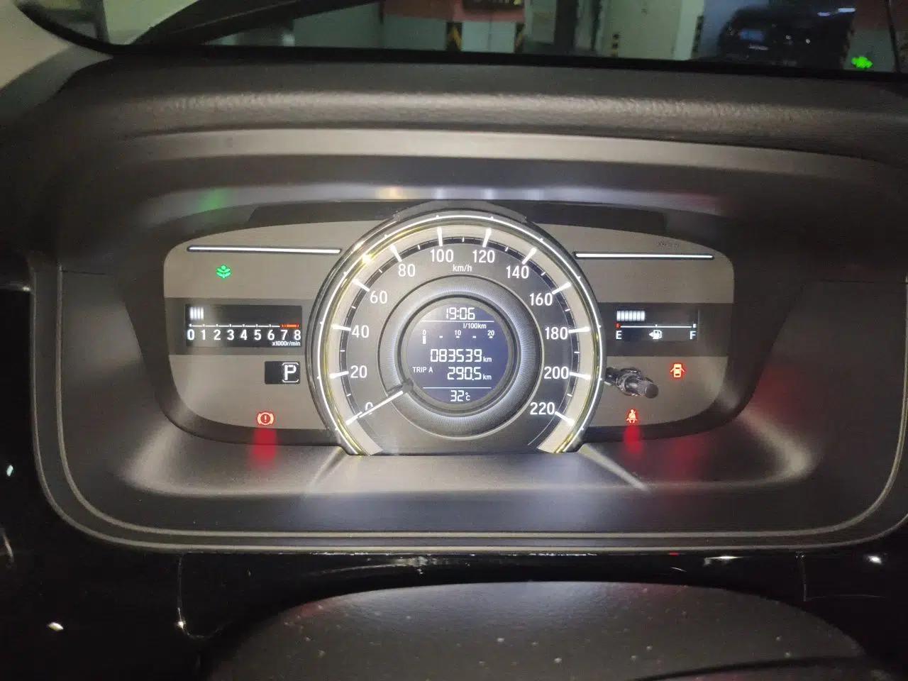 Honda Elysion 2016 2.4L Style Edition — миниатюра 11