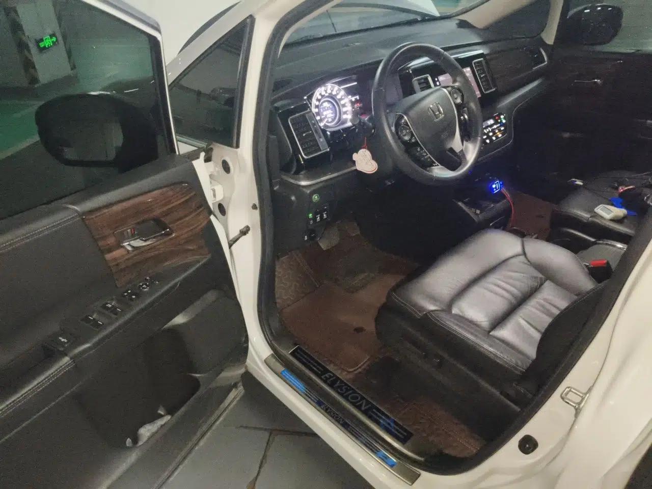 Honda Elysion 2016 2.4L Style Edition — миниатюра 16