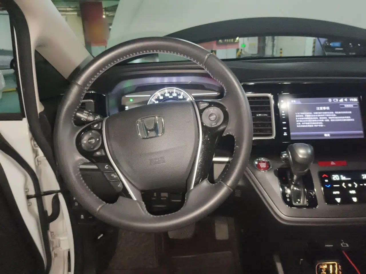 Honda Elysion 2016 2.4L Style Edition — миниатюра 10
