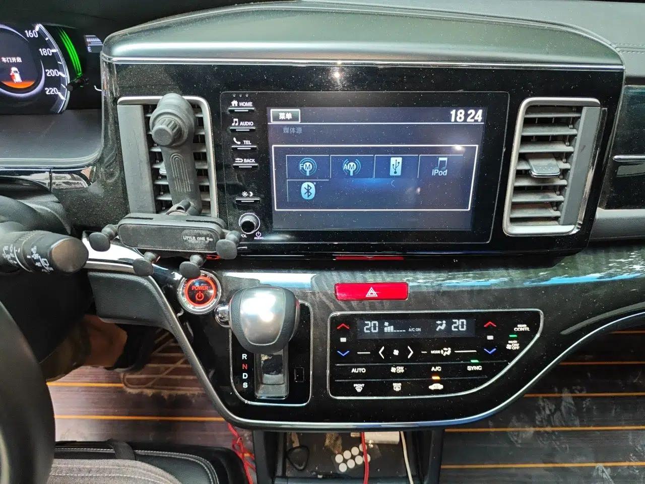 Honda Elysion 2019 2.0L Hybrid Luxury Edition — миниатюра 13