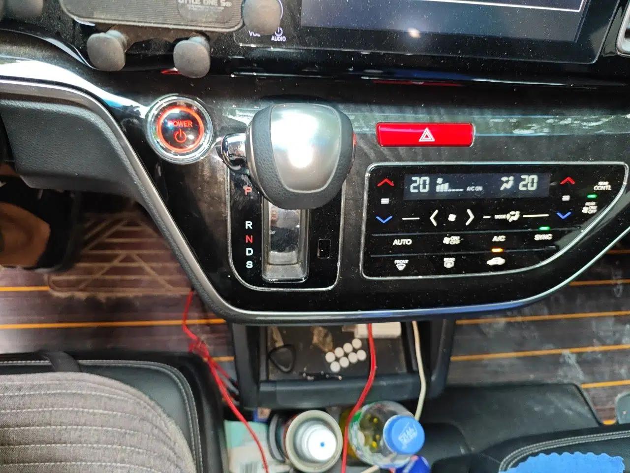 Honda Elysion 2019 2.0L Hybrid Luxury Edition — миниатюра 14
