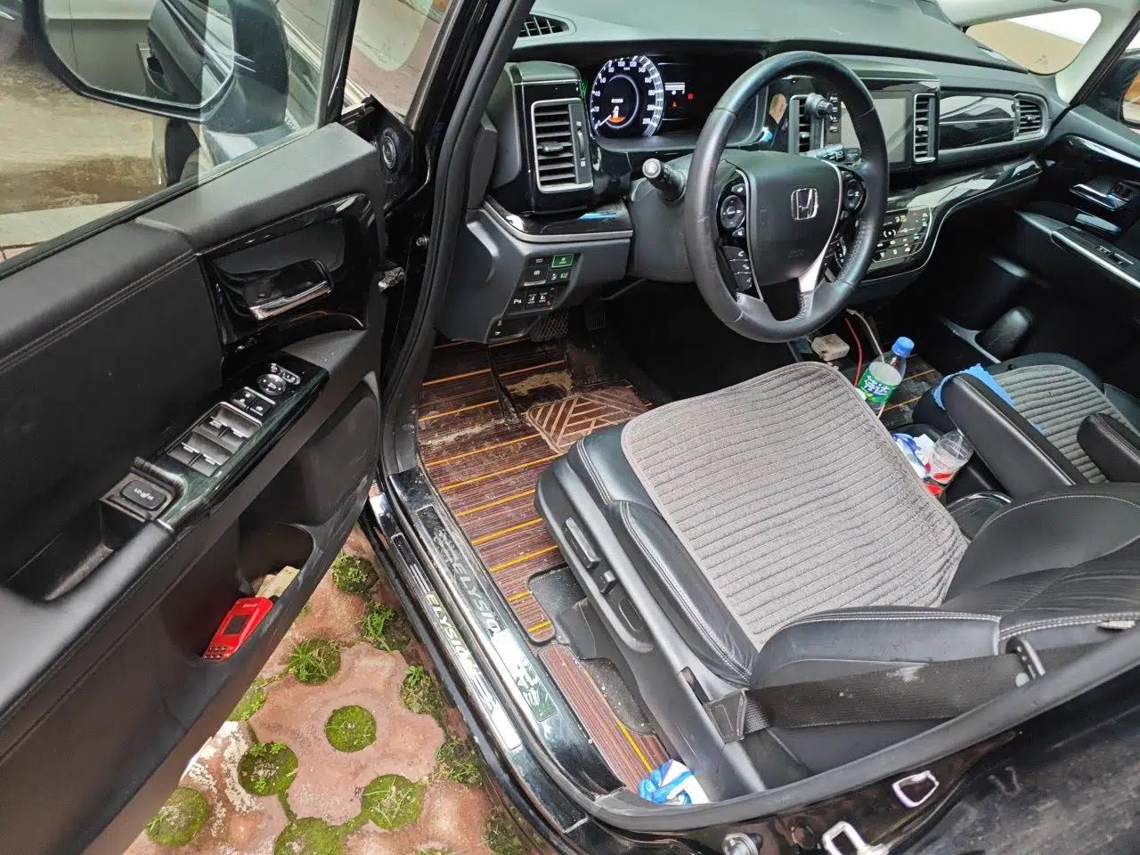 Honda Elysion 2019 2.0L Hybrid Luxury Edition — миниатюра 16