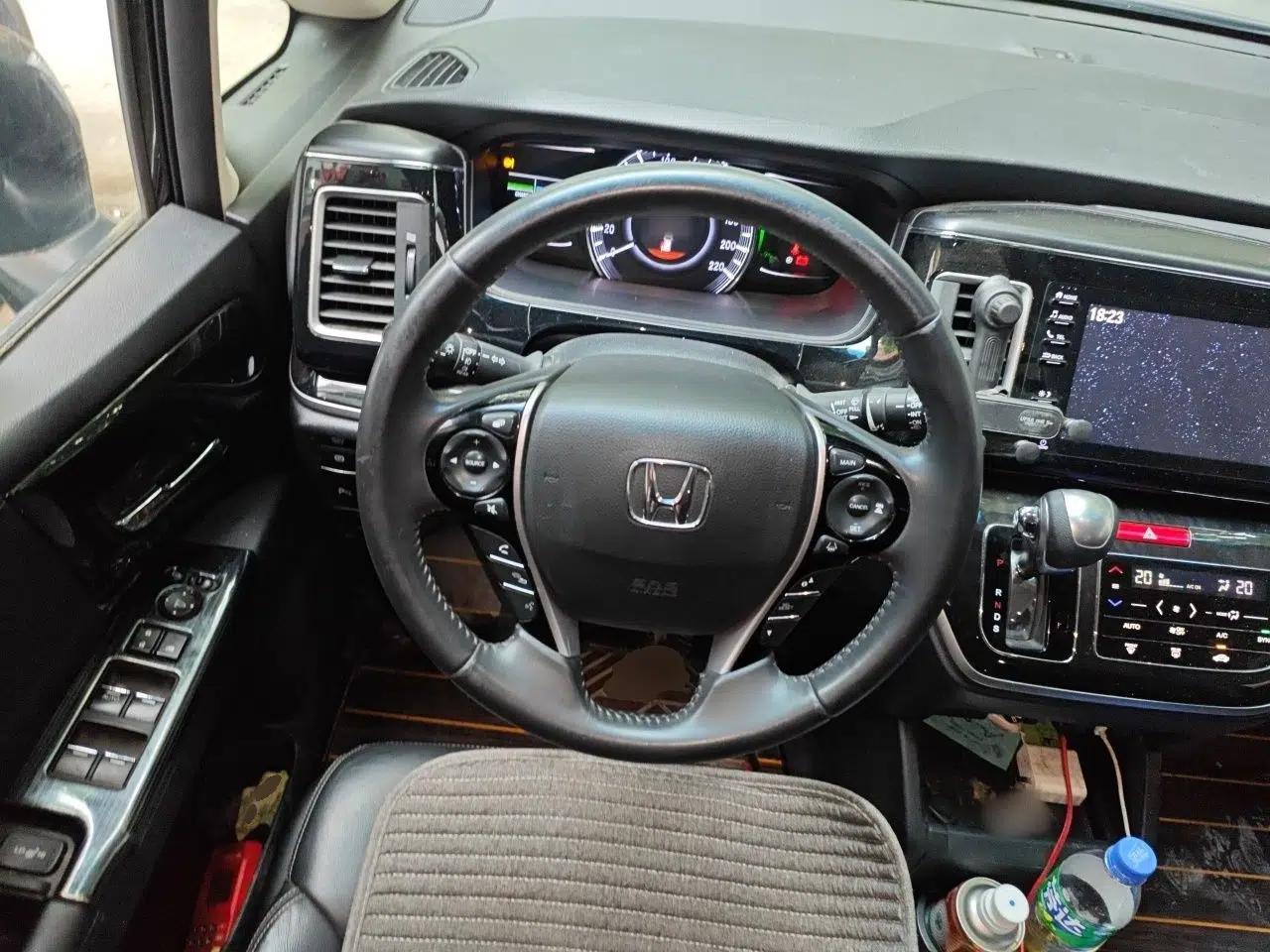 Honda Elysion 2019 2.0L Hybrid Luxury Edition — миниатюра 10
