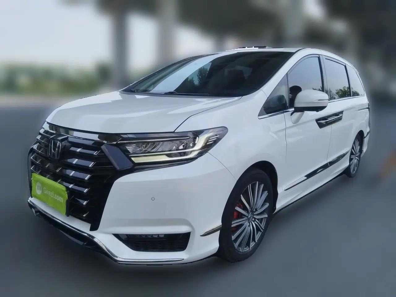 Honda Elysion 2022 2.0L eHEV Luxury Edition — миниатюра 1